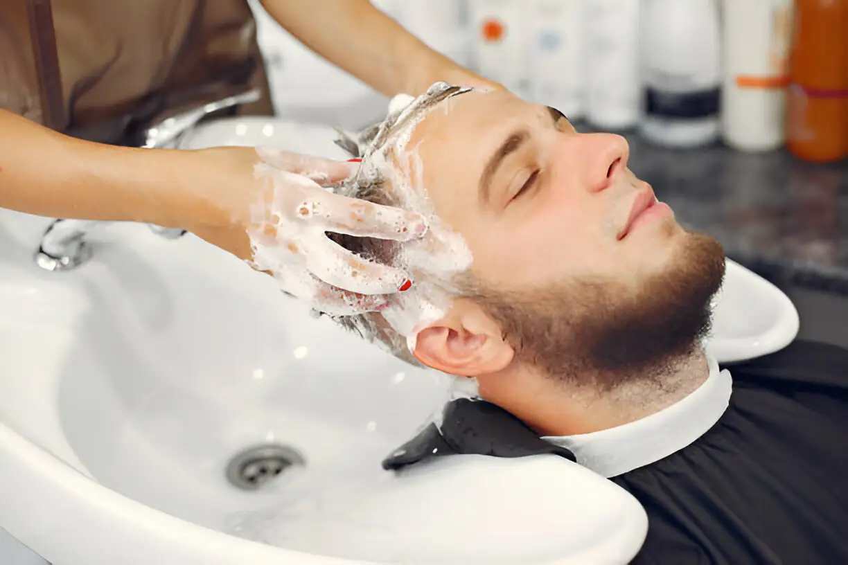Après une greffe de cheveux : lavage, travail et activité physique